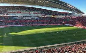 前锋连续助攻，团队配合默契